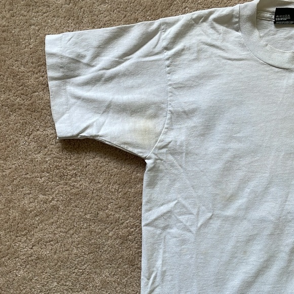 Vintage Women’s T-shirt 1991 size Medium - Made in USA - Picture 2 of 6